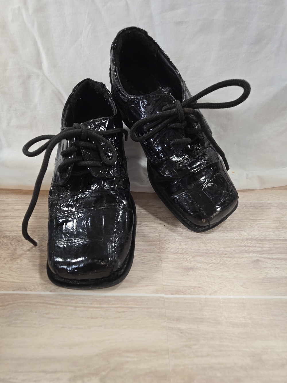 Black Patent Croc-Embossed Boy's Sz 9.5M Lace-Up Dress Shoes